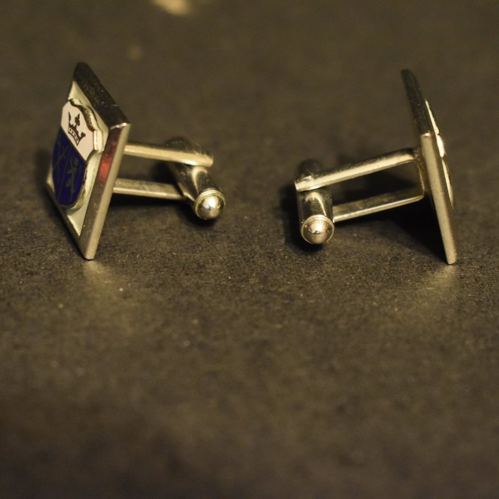 Shield Cuff Link Crest Design - Picture 2 of 3